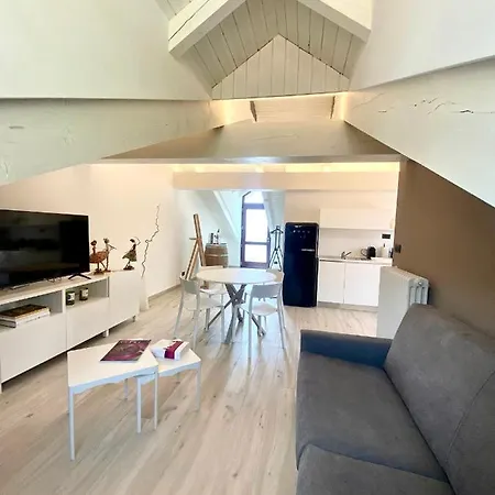 Casa Di Nuvola -residenza Lavinia - Apartment