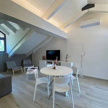 Casa Di Nuvola -residenza Lavinia - Apartment